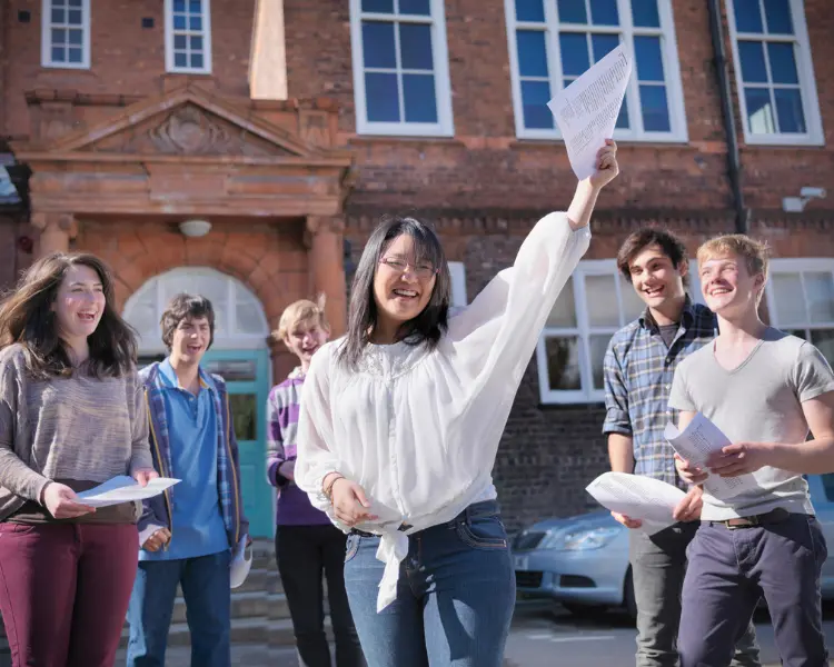 Which-English-tests-are-accepted-for-Canada-study-visas